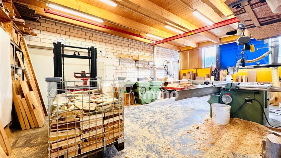 Lager / Produktionshalle mit Büro- und Sozialräumen, Außenflächen + Carport nahe Kassel - Abgetrennter Hallenbereich